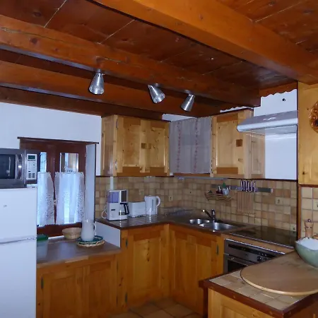 En Pierre Et Bois A Pralognan-la-vanoise, Proche Commerces Et Telepherique - Fr-1-464-16 Chalet